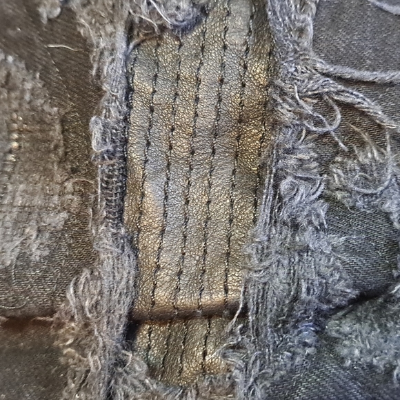 Diesel Ladies Black Distress Jeans W26-L32 Regular straight Regular waist - Picture 8 of 8